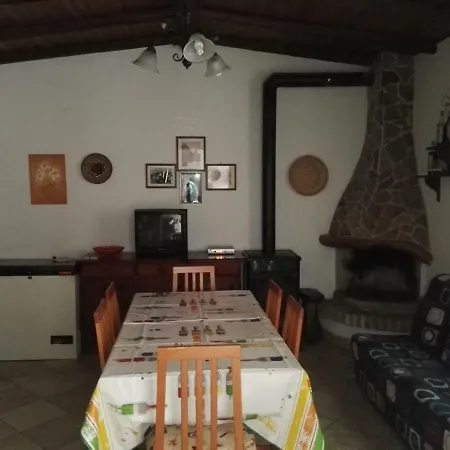 Casa Immersa Nel Verde Сasa de vacaciones *